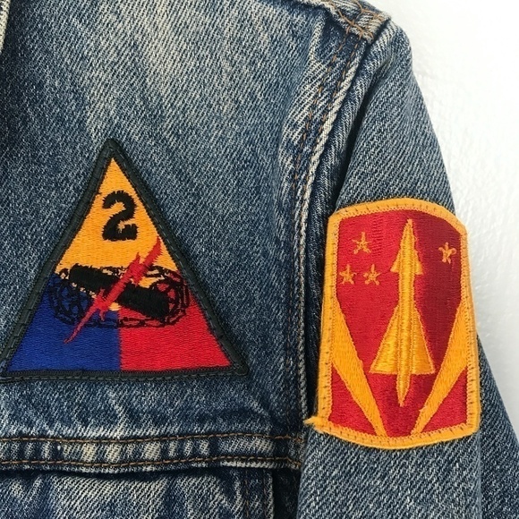 Vintage Levi's Red Tab Denim Jacket Patches Sz 38R - Picture 7 of 8